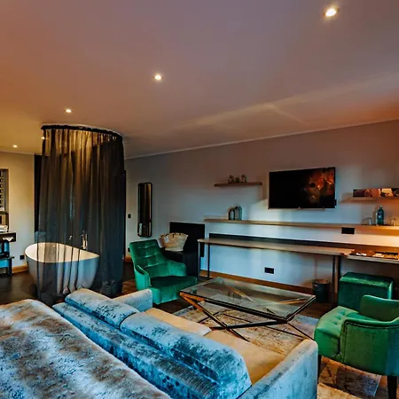 מלון Thehotel At Lippischer Hof 4*